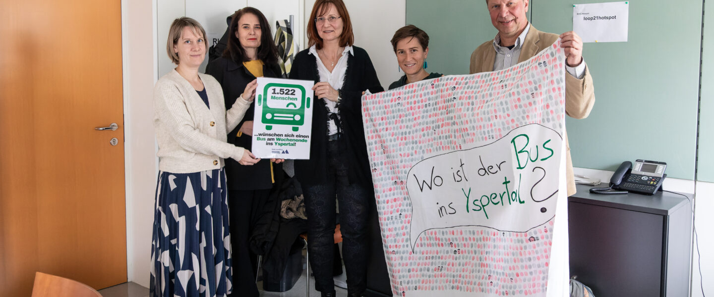 Petitionsübergabe im Landhaus St.Pölten. Foto Eva-Maria Ginal