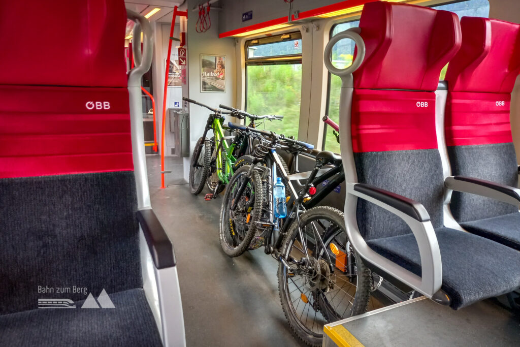 Fahrradabstellplatz im Regionalzug. Foto: Martina Friesenbichler, CC BY 4.0